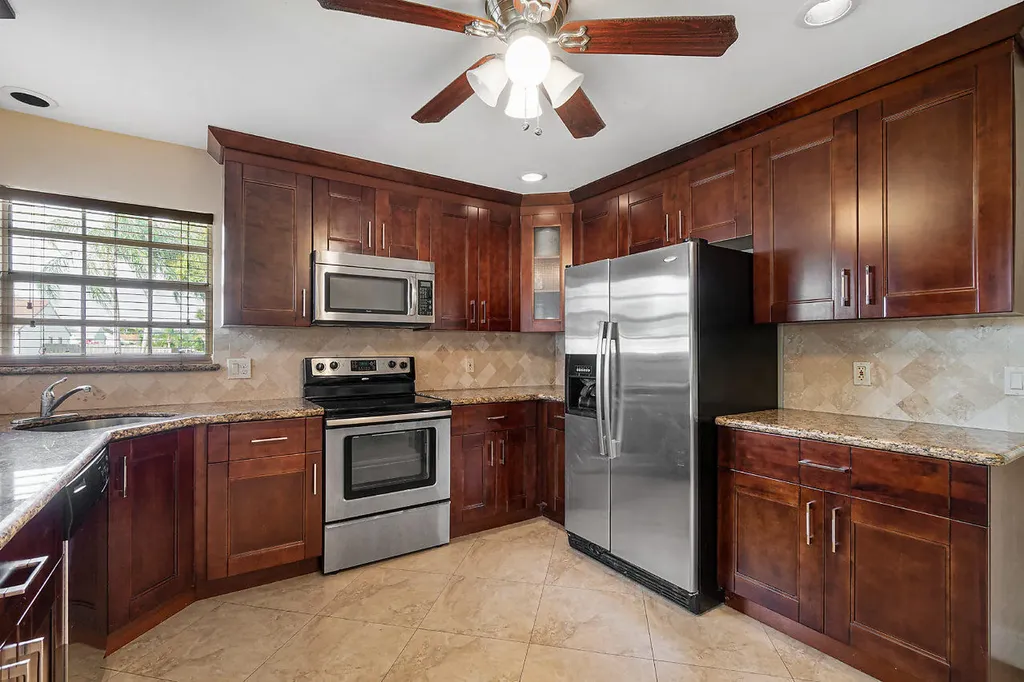 5026 Canal Circle E Lake Worth FL 33467