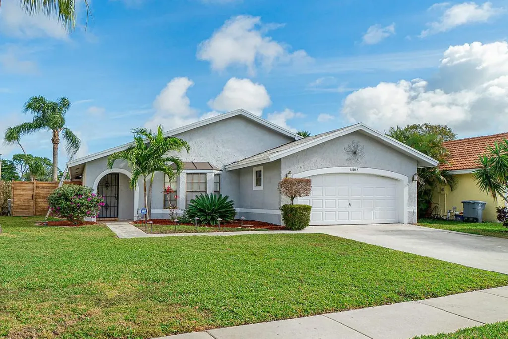5305 Helene Circle Boynton Beach FL 33472