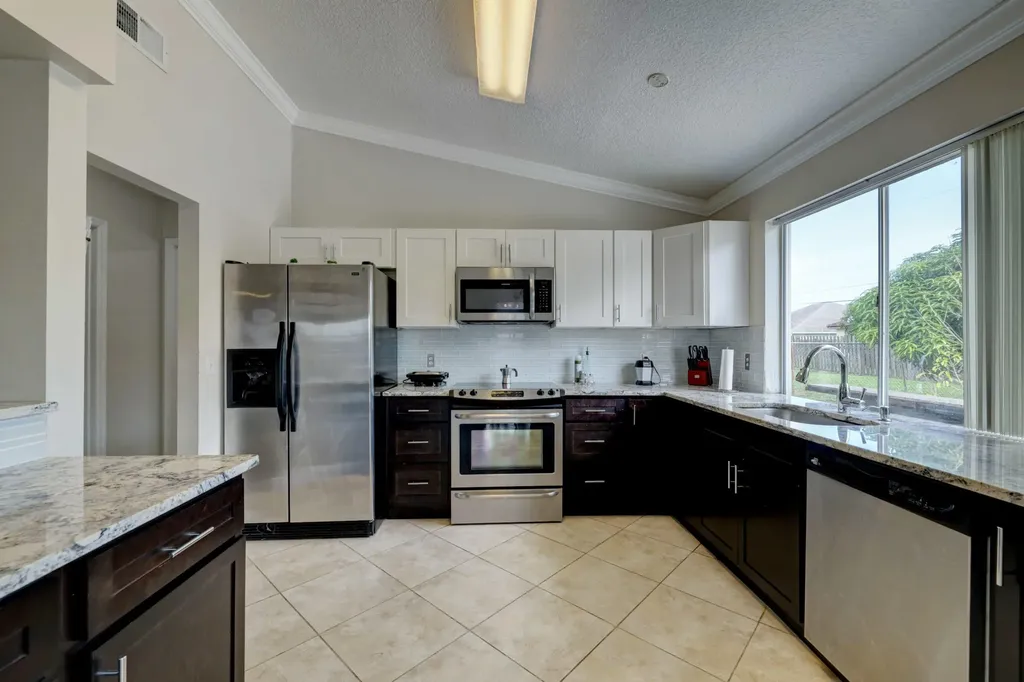 2556 SW National Circle Port St Lucie FL 34953