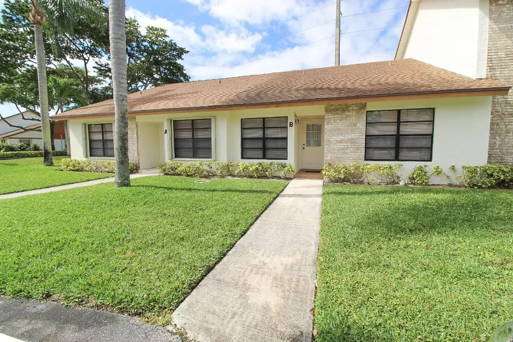 1160 Parkside Green Drive Greenacres FL 33415