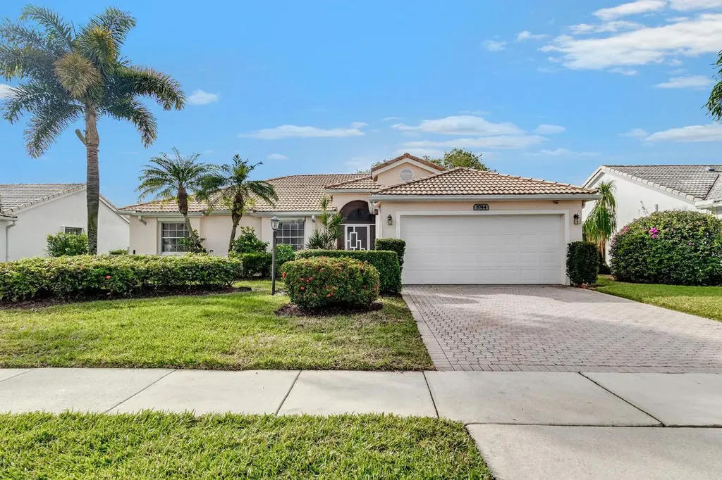 8744 Grassy Isle Trail Lake Worth FL 33467