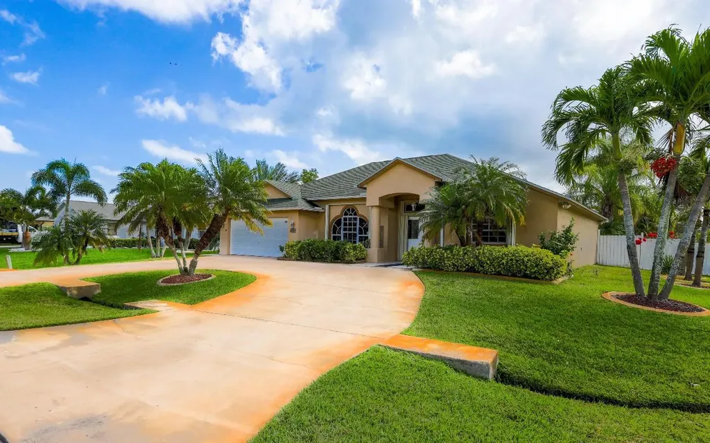 2602 SE Calusa Avenue Port St Lucie FL 34952