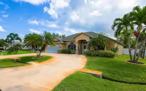 2602 SE Calusa Avenue Port St Lucie FL 34952