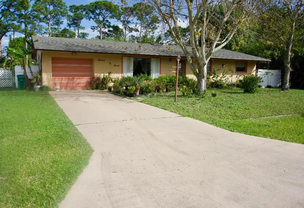 1107 SW Dorchester Street Port St Lucie FL 34983
