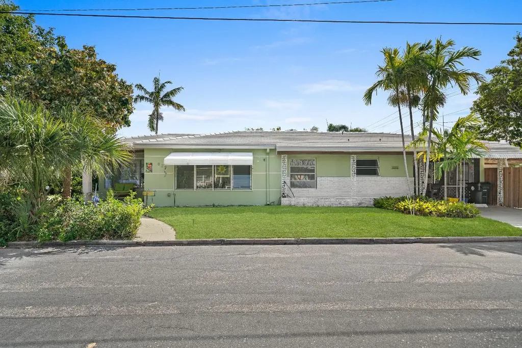 929 N Lakeside Drive Lake Worth Beach FL 33460
