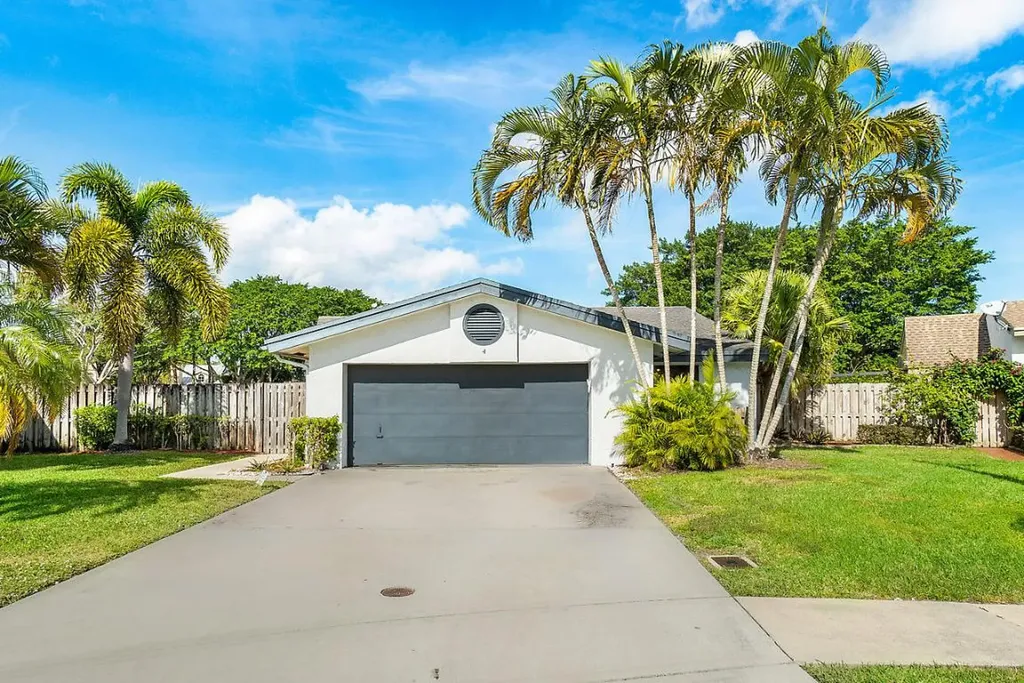 4 Baytree Circle Boynton Beach FL 33436