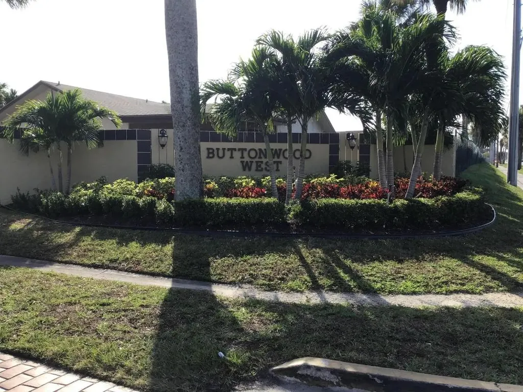 6304 Tall Cypress Circle Greenacres FL 33463