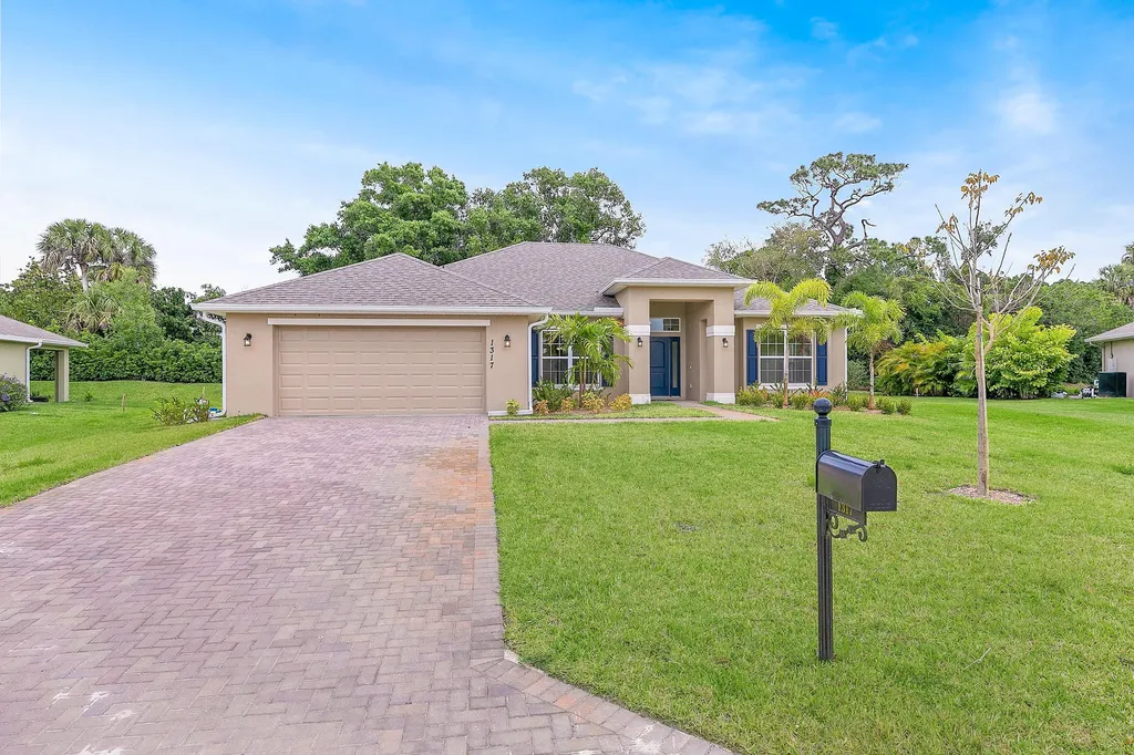 1317 Scarlet Oak Circle Vero Beach FL 32966