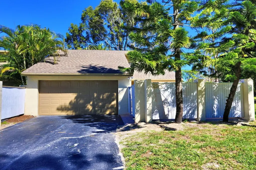 292 Wood Dale Drive Wellington FL 33414