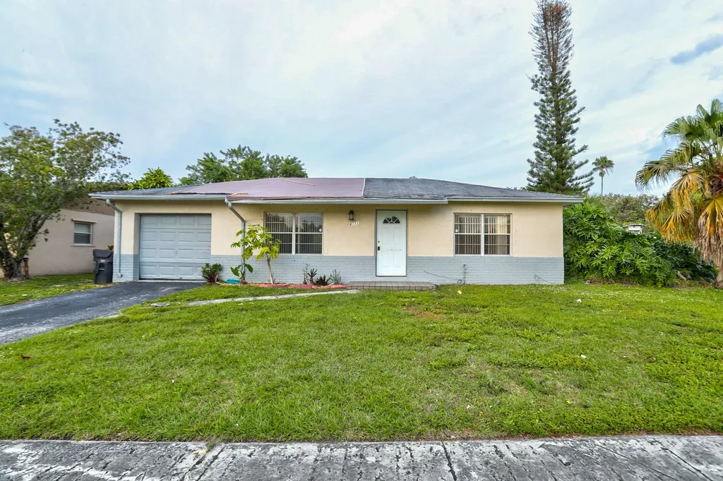 8111 SW 9th Court North Lauderdale FL 33068