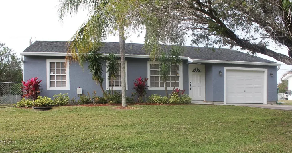 1902 SE Berkshire Boulevard Port St Lucie FL 34952