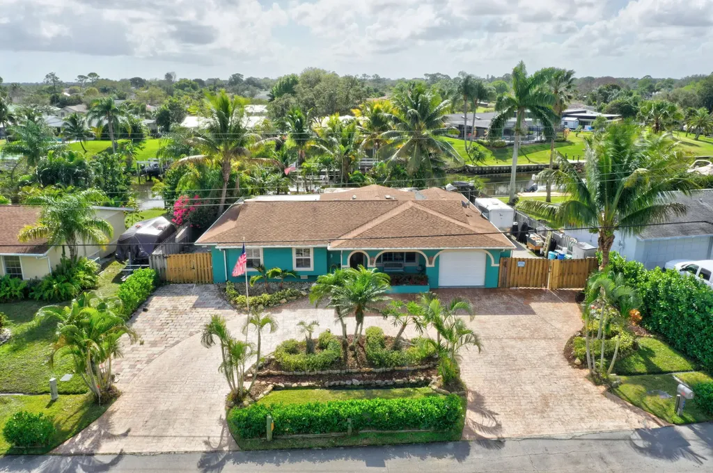 691 SE Calmoso Drive Port St Lucie FL 34983
