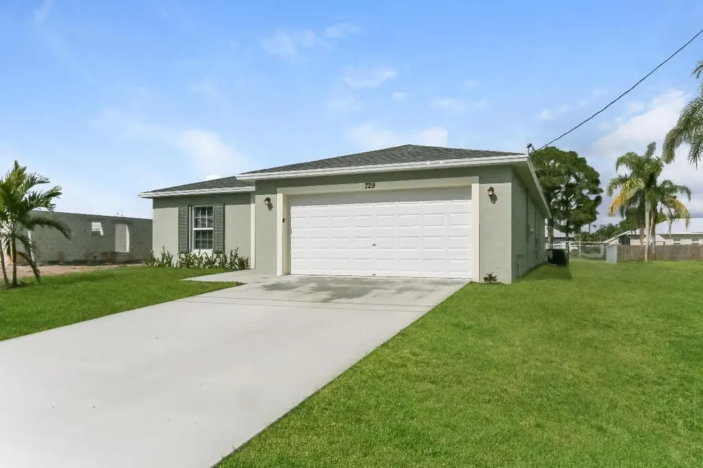 729 SW Estate Avenue Port St Lucie FL 34953