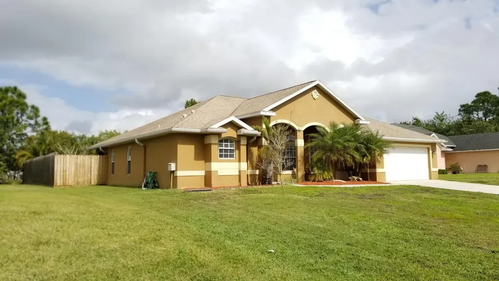 1381 SW Idol Avenue Port St Lucie FL 34953