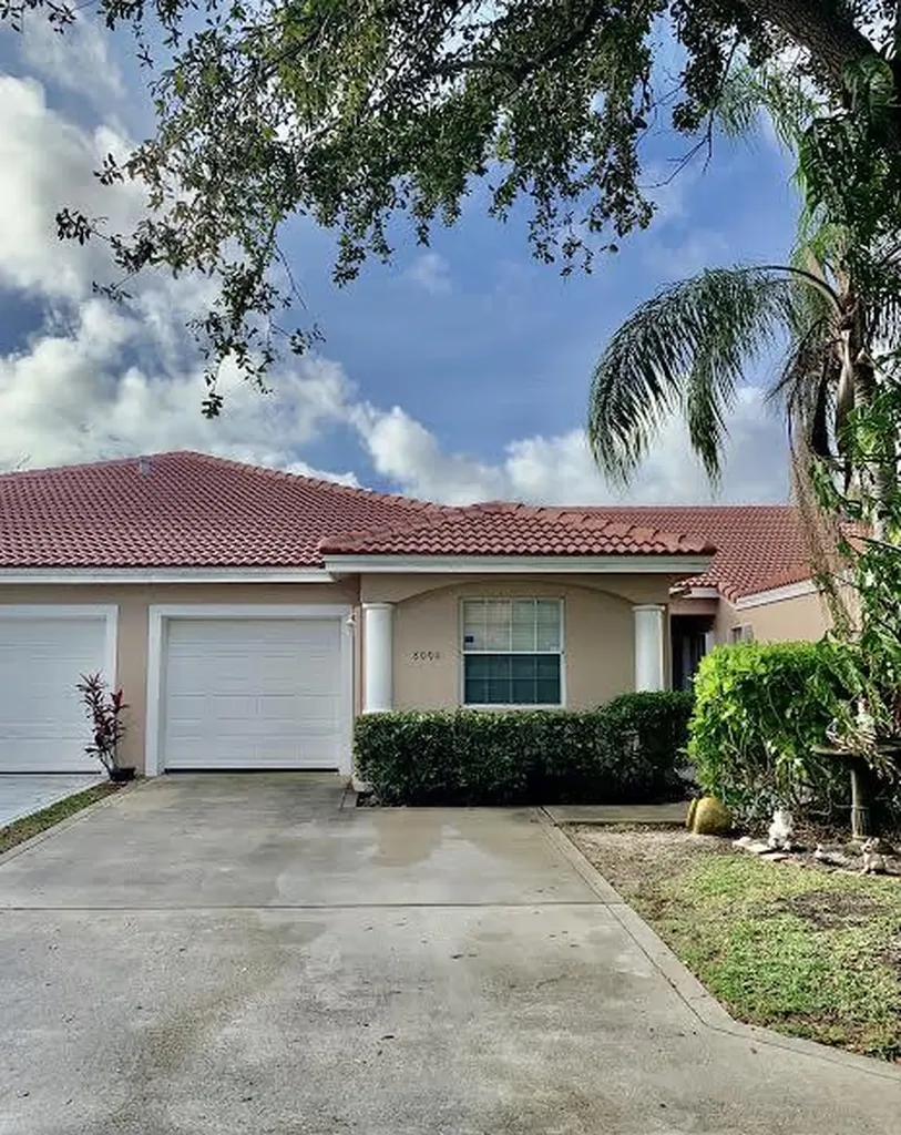 8094 Via Di Veneto Boca Raton FL 33496