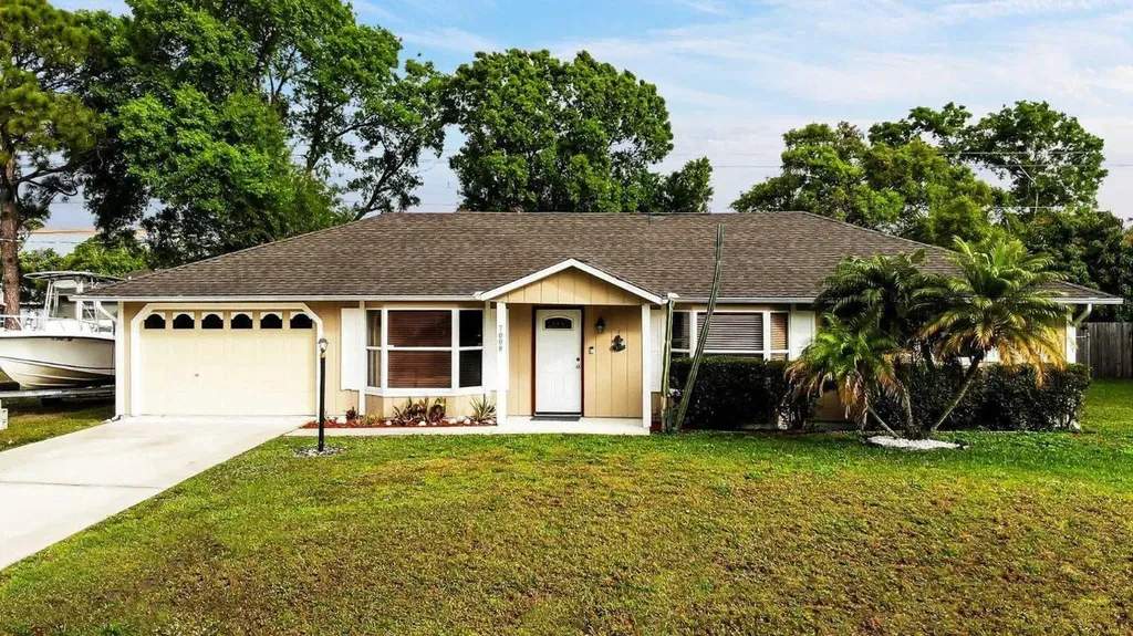7008 Penny Lane Fort Pierce FL 34951