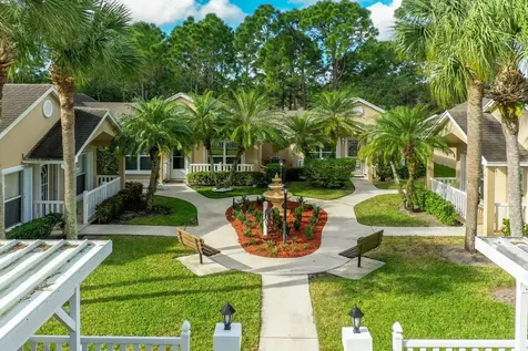 524 NW San Remo Circle Port St Lucie FL 34986