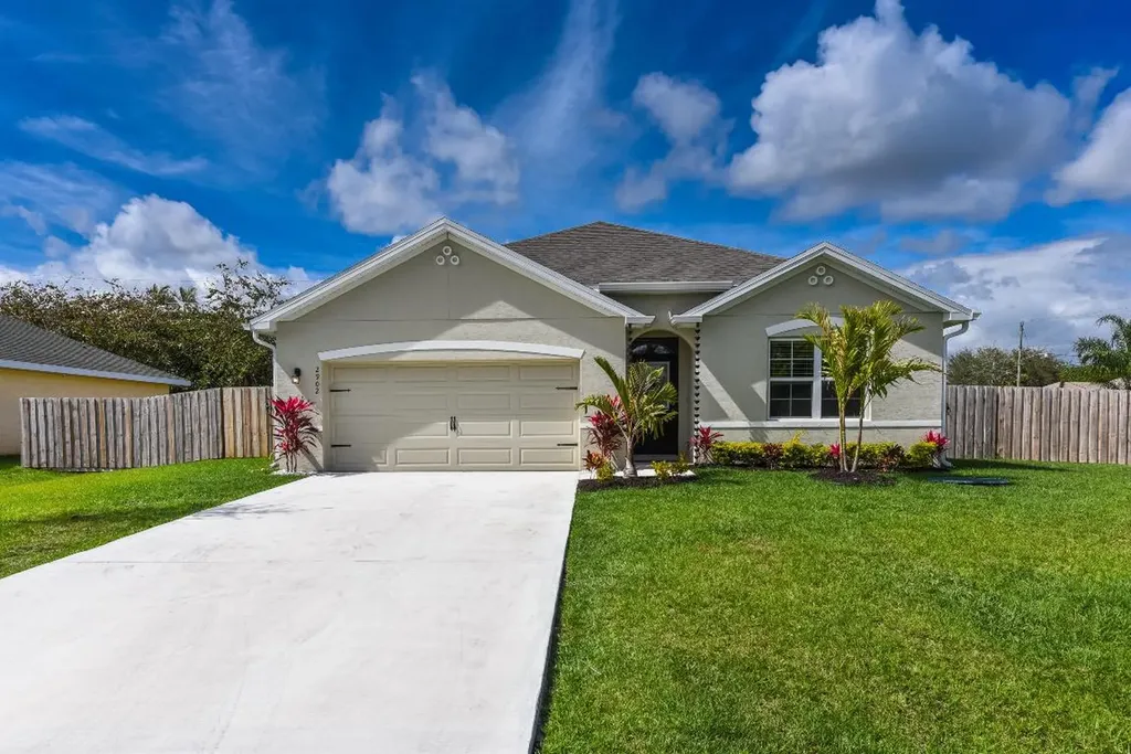 2902 SW Van Buren Terrace Port St Lucie FL 34953