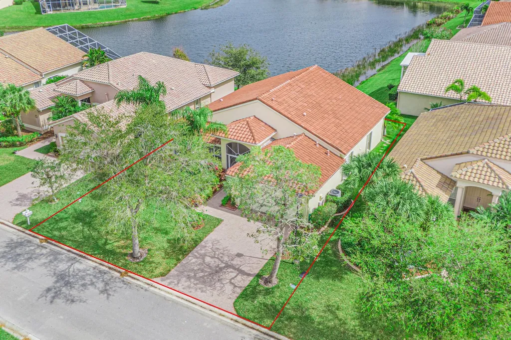 466 NW Blue Lake Drive Port St Lucie FL 34986