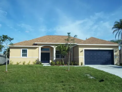 525 SW Lakota Avenue Port St Lucie FL 34953