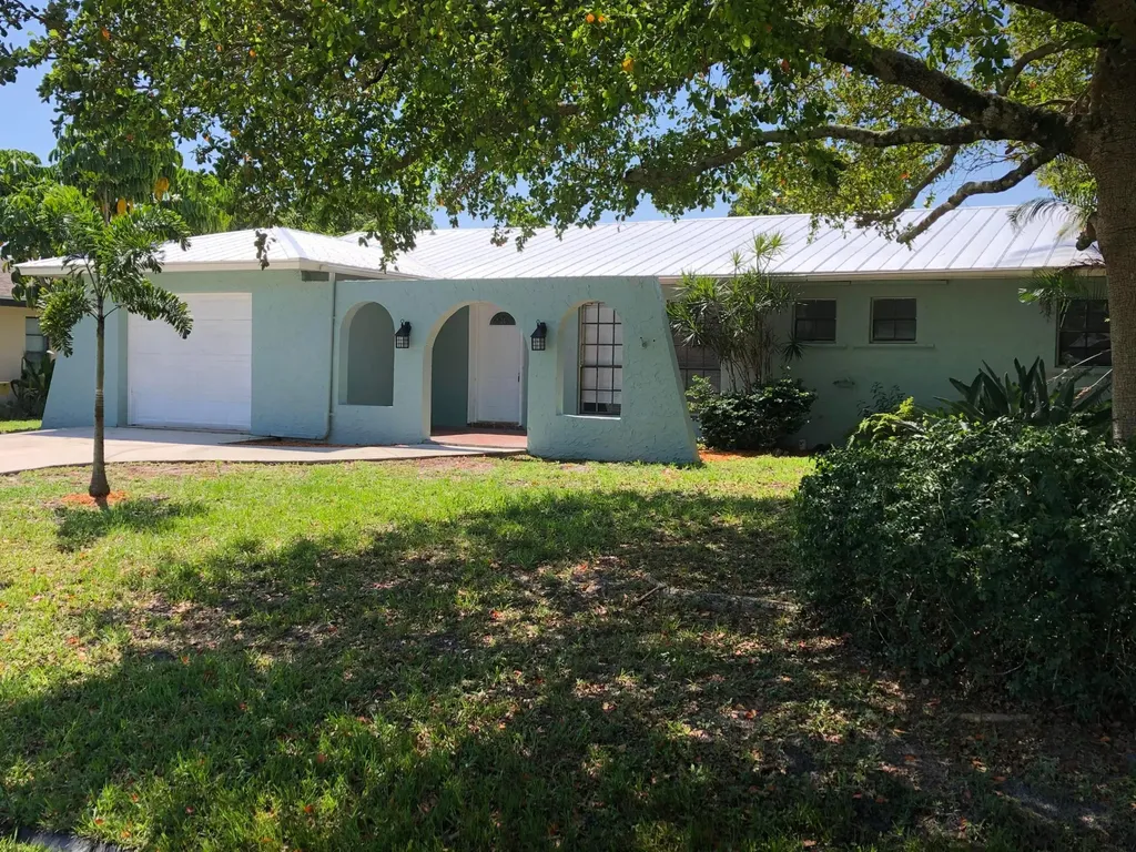 312 SE Atlas Terrace Port St Lucie FL 34983