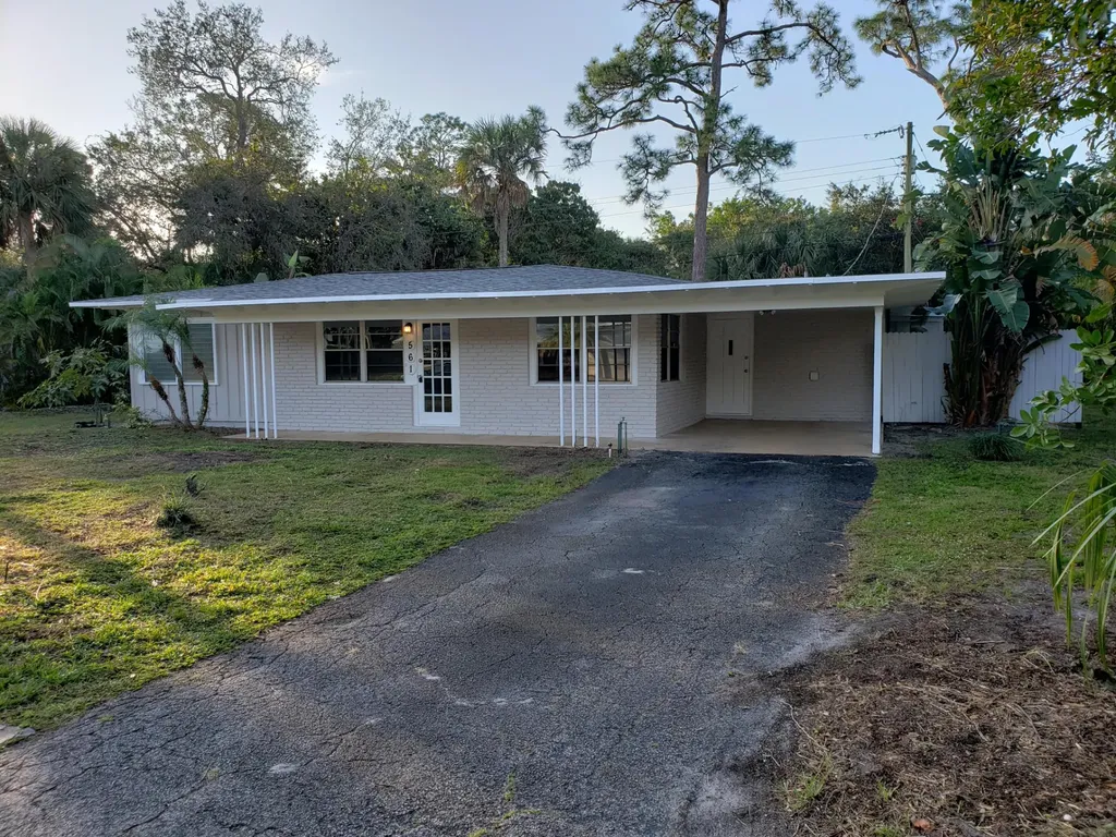 561 SW Manor Drive Stuart FL 34994