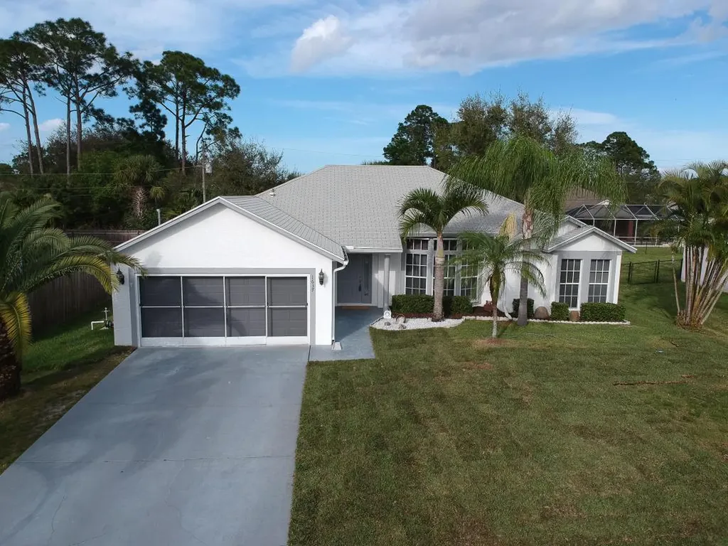 1637 SW Cecelia Lane Port St Lucie FL 34953