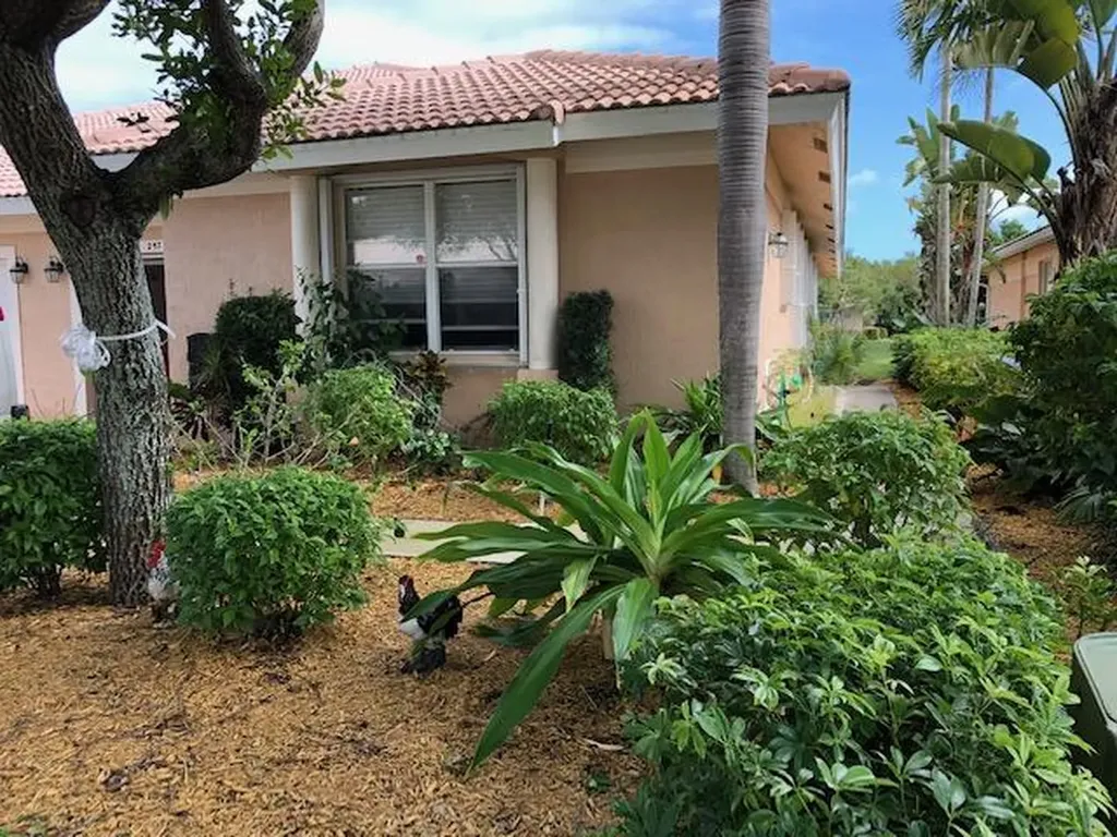 257 W Coral Trace Circle Delray Beach FL 33445