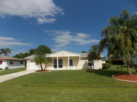 447 SE Lamon Lane Port St Lucie FL 34983