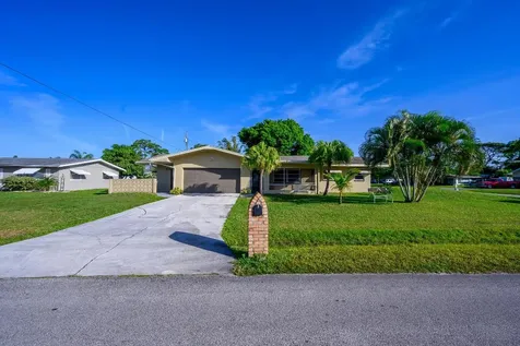 605 Beach Avenue Port St Lucie FL 34952