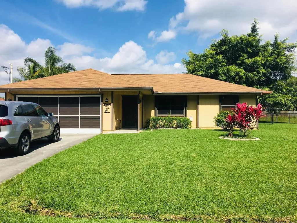 2749 SE Garfield Avenue Port St Lucie FL 34952
