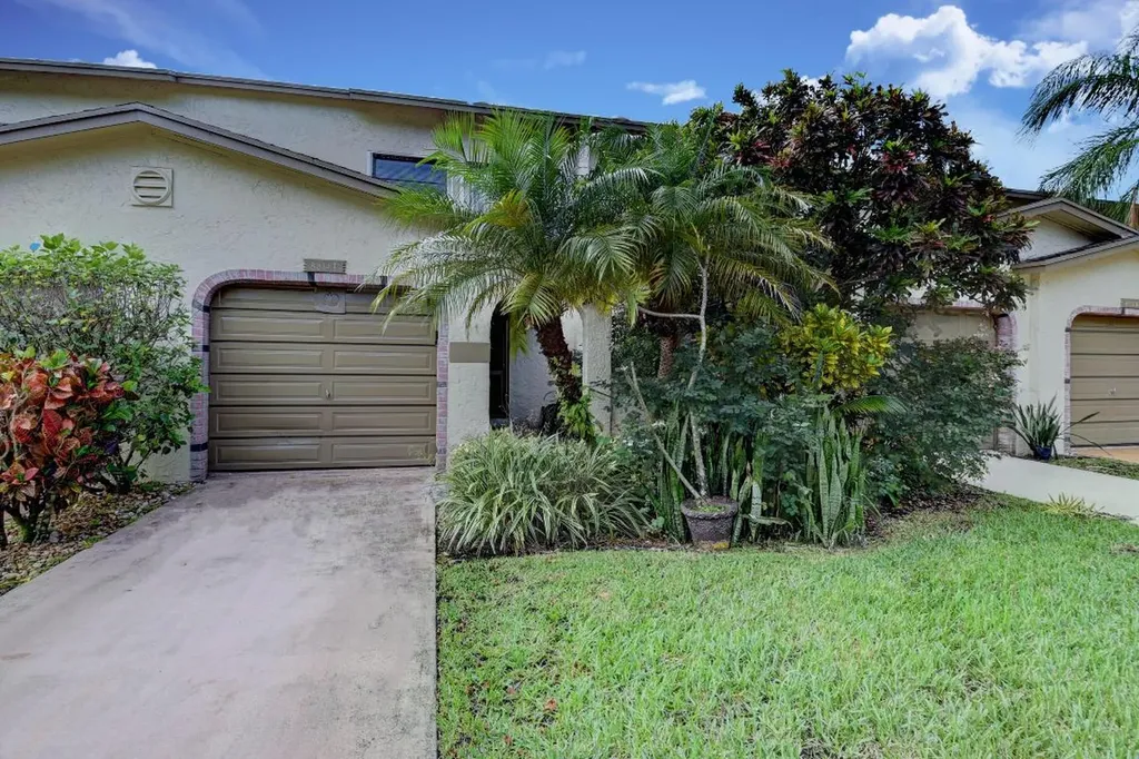 8814 SW 22nd Street Boca Raton FL 33433