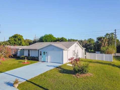 2920 SE Cypress Street Stuart FL 34997