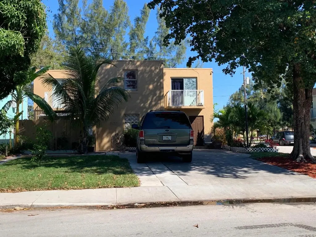902 N F Street Lake Worth Beach FL 33460
