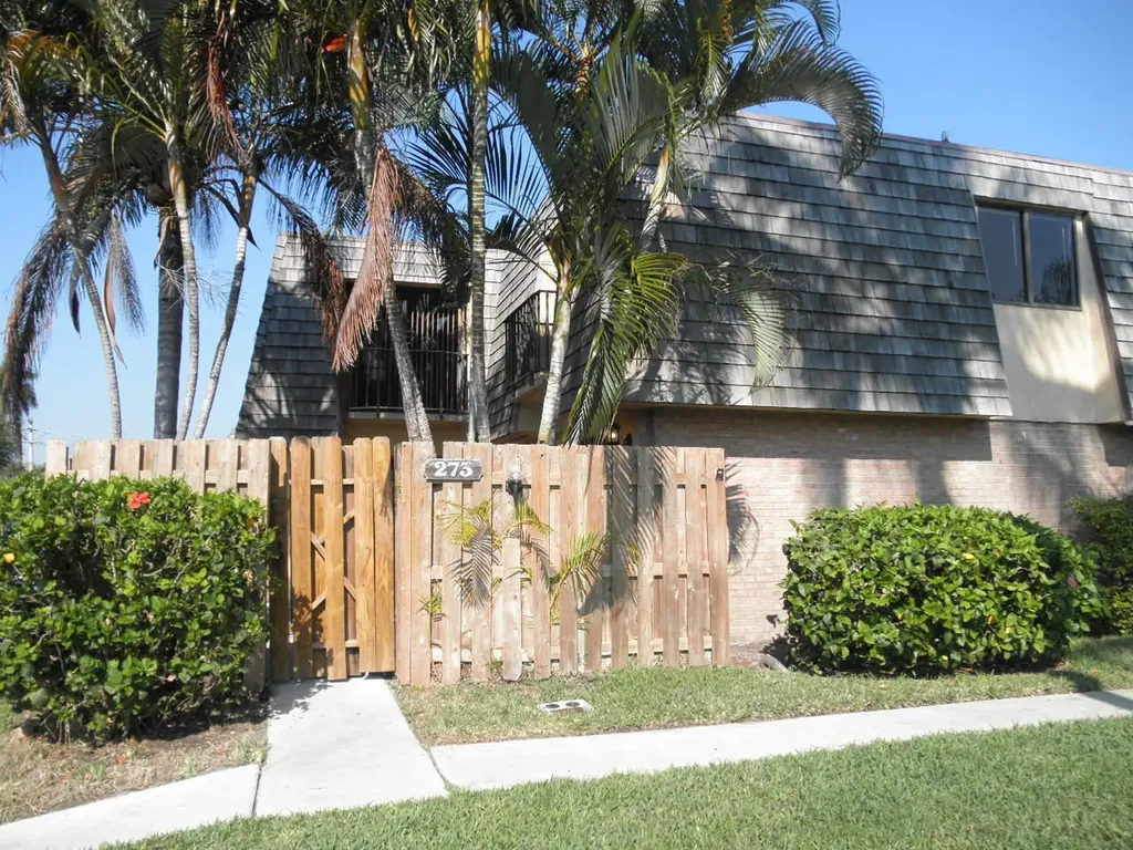 273 Woodland Road Palm Springs FL 33461