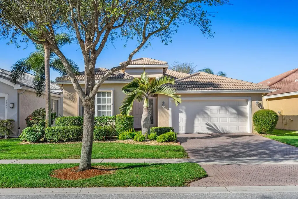 6850 Longmont Point Boynton Beach FL 33437