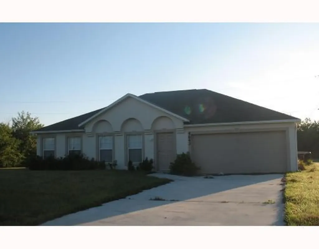 4643 SW Junietta Terrace Port St Lucie FL 34953