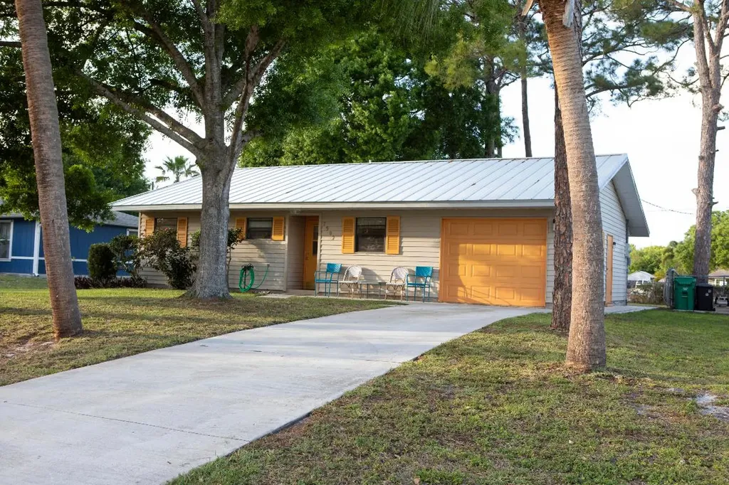 7502 Coquina Avenue Fort Pierce FL 34951