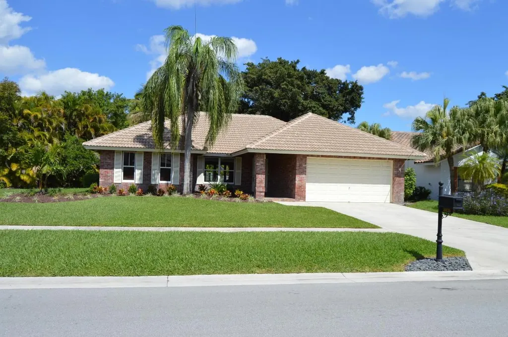 10235 Harbourtown Court Boca Raton FL 33498