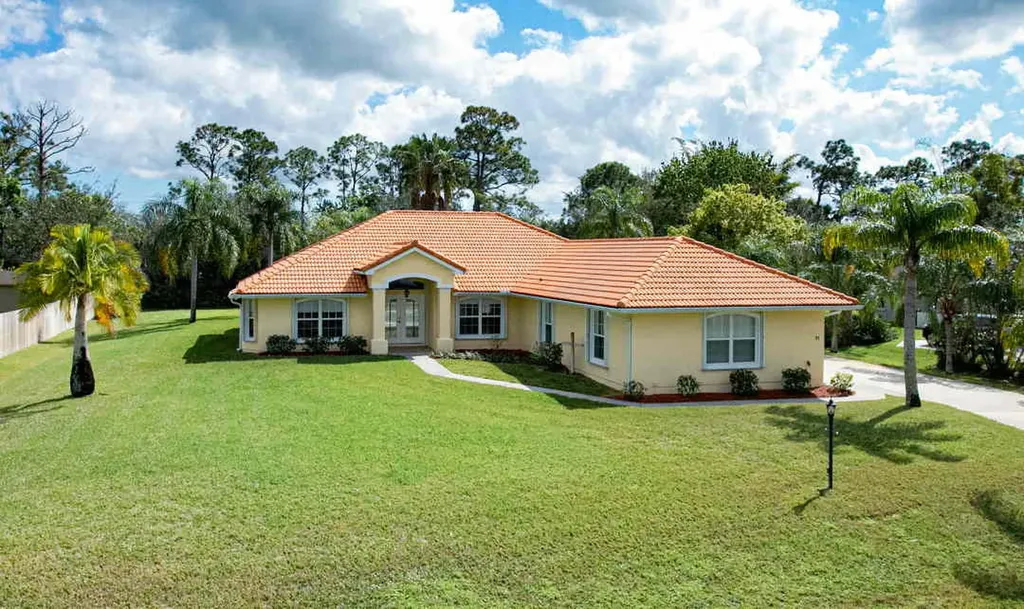 11 W End Lane Sebastian FL 32958