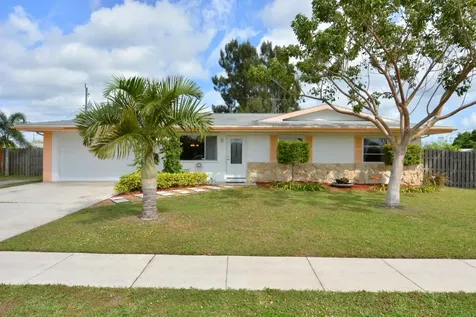 157 SE Soneto Court Port St Lucie FL 34983