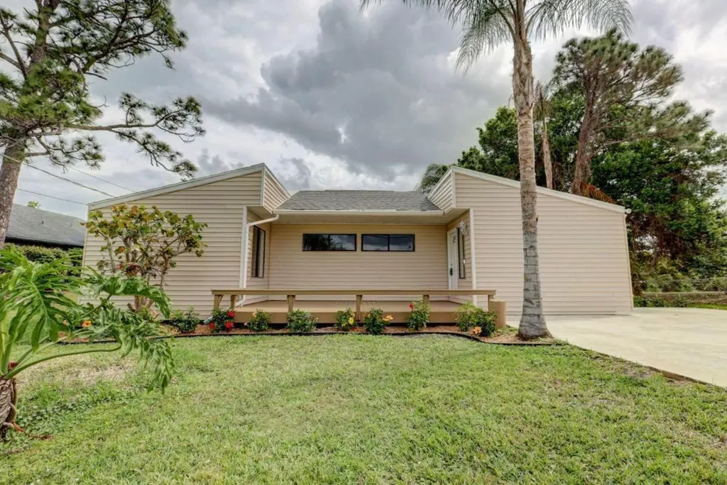 5912 Bamboo Drive Fort Pierce FL 34982