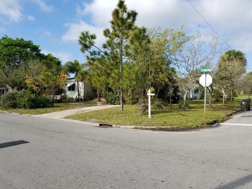 1521 N D Street Lake Worth Beach FL 33460
