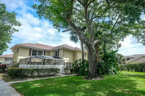 31 Clinton Court Royal Palm Beach FL 33411