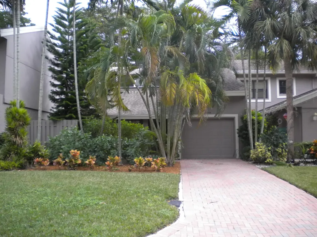 6644 Thornhill Court Boca Raton FL 33433