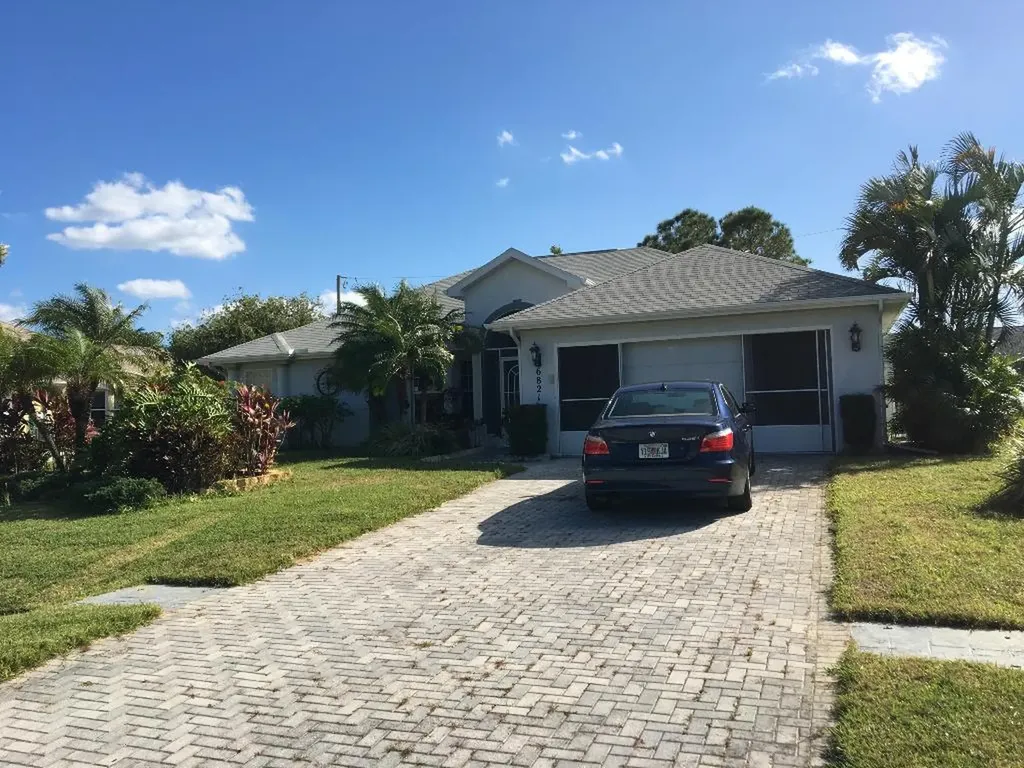 6821 NW Hogate Circle Port St Lucie FL 34983