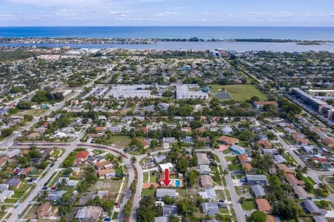 300 Ocean Parkway Boynton Beach FL 33435