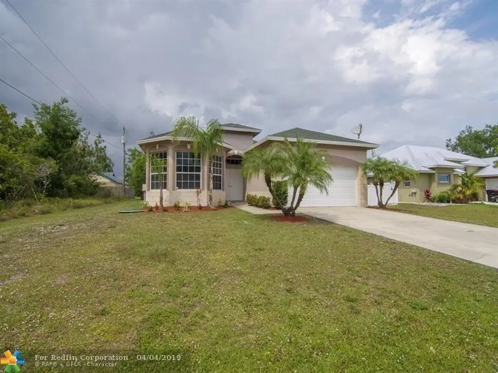 881 SW Mccracken Avenue Port St Lucie FL 34953