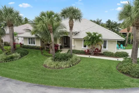 8223 SE Lagoon Drive Hobe Sound FL 33455