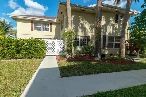 9 Amherst Court Royal Palm Beach FL 33411